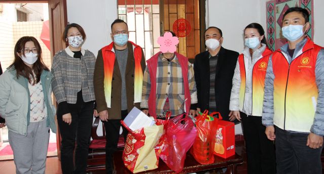 230120-真情暖寒冬中山體彩黨支部開展節前走訪慰問活動 (16)_副本.jpg